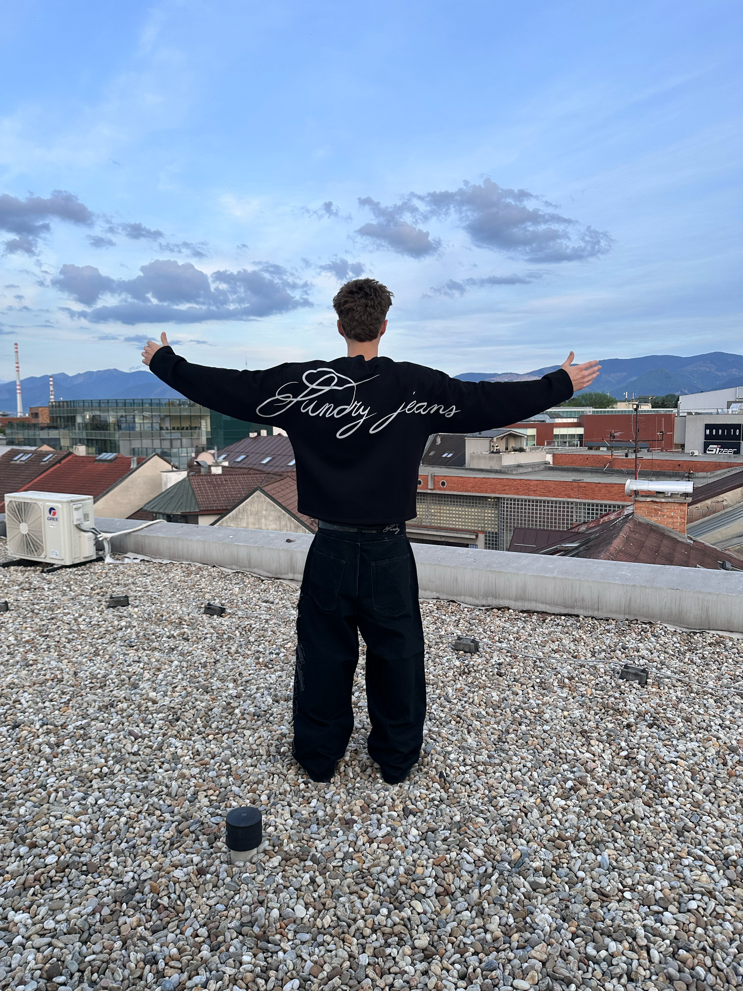 2000 long sleeve-sweater