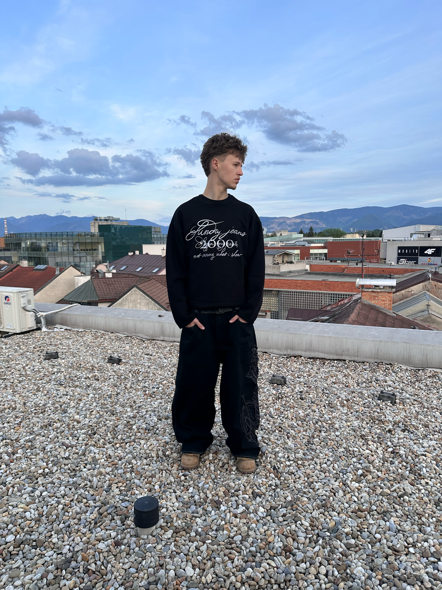 2000 long sleeve-sweater
